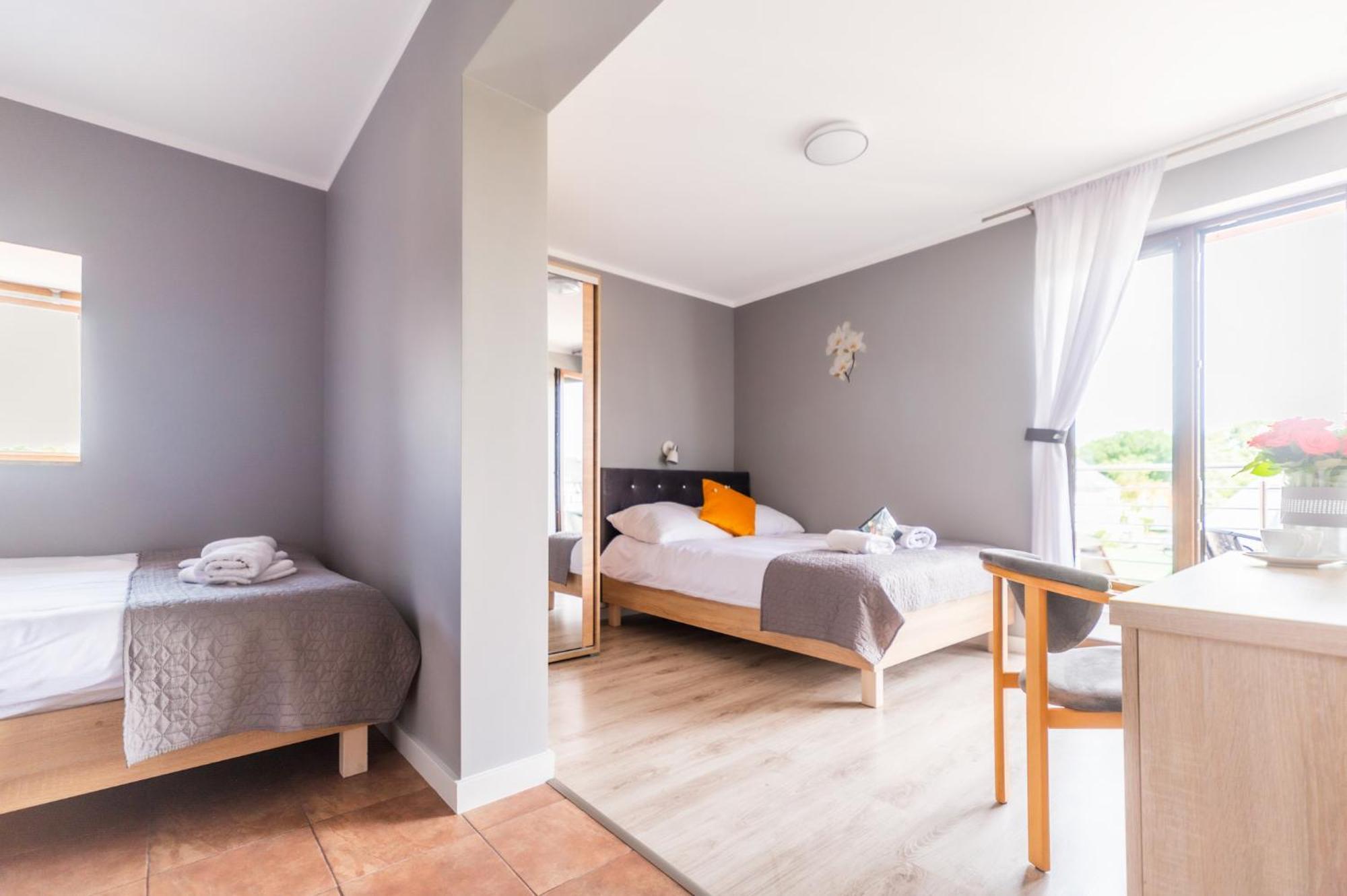 Reveliqa2 - Pokoje Goscinne I Apartamenty Pobierowo Exterior foto
