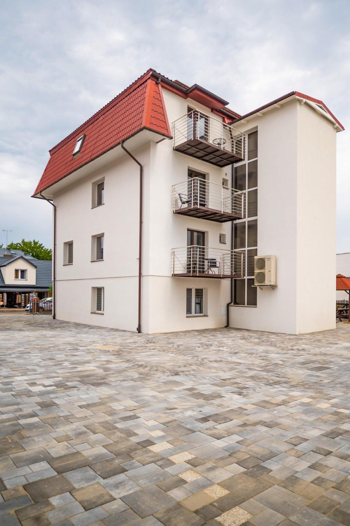 Reveliqa2 - Pokoje Goscinne I Apartamenty Pobierowo Exterior foto