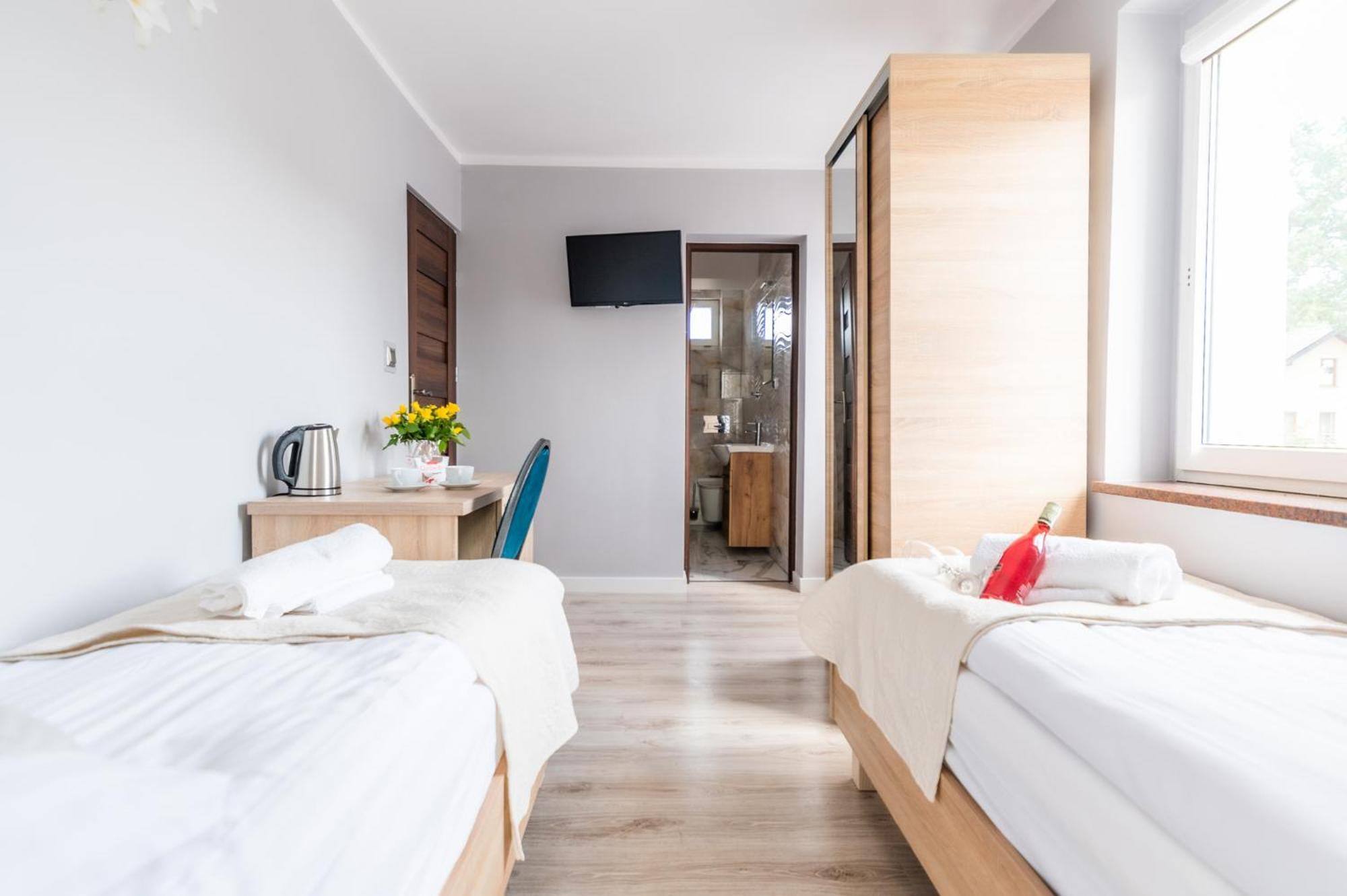 Reveliqa2 - Pokoje Goscinne I Apartamenty Pobierowo Exterior foto